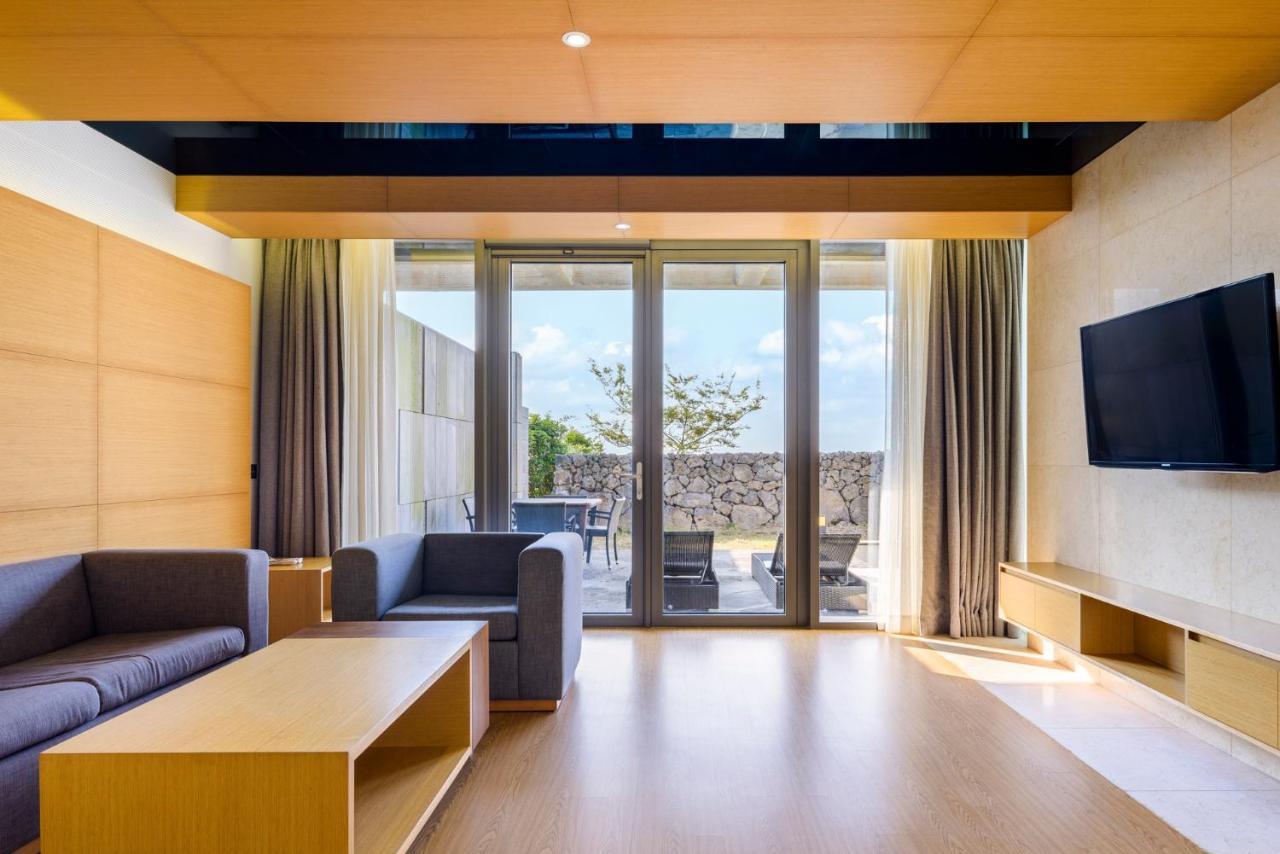 Stanford Hotel & Resort เมืองเชจู ภายนอก รูปภาพ